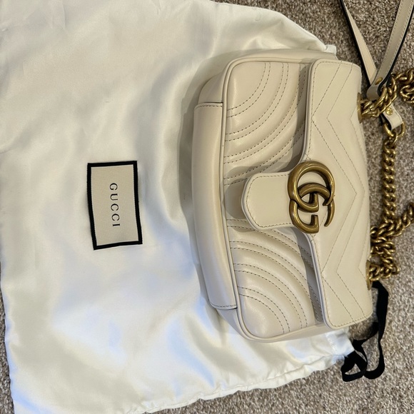 Authentic Gucci Small Marmont Bag in White Leather - Picture 6 of 6